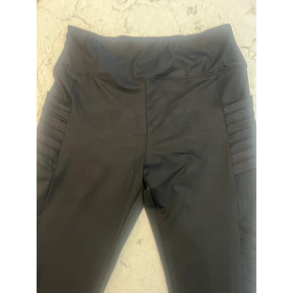 Moto Leggings with Pockets - Picture 4 of 5